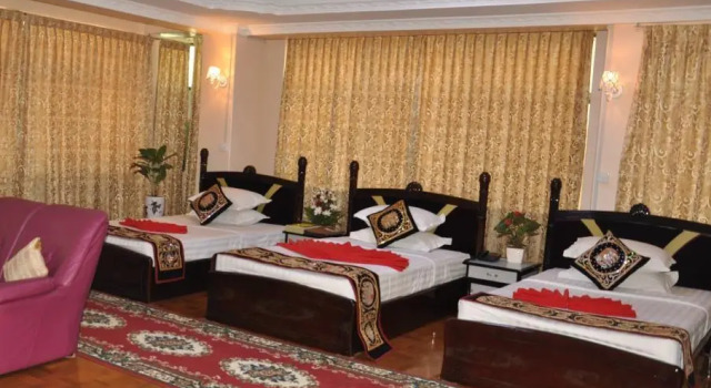 Трёхместный номер Standard Golden City Crown Hotel