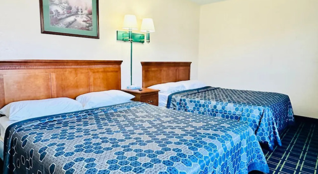 Четырёхместный номер Deluxe Americas Best Value Inn Seward