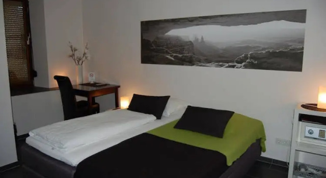 Hotel Brasserie Typisch, Book Hotel Kell am See Saarland