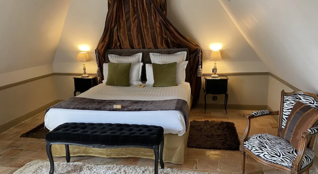 Le Manoir de Maucartier, Забронировать Отель «постель и завтрак»  