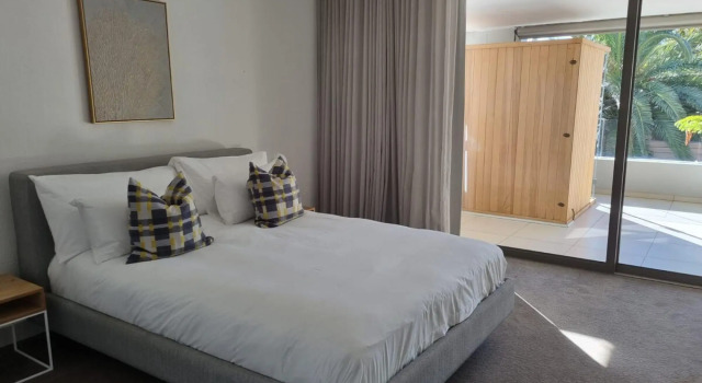 Amara Lincoln - 100m From Camps Bay Beach