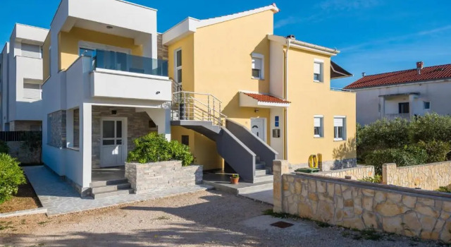 Apartments Yellow, Забронировать Апартаменты/квартира Апартаменты Новалья, Апартаменты/квартира