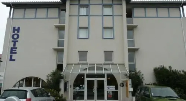 Четырёхместный номер Standard Kyriad Anglet - Biarritz