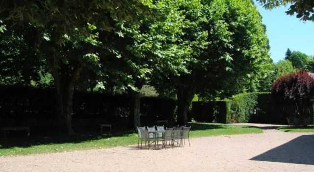 Appartement Arfeuilles, 3 pièces, 4 personnes - FR-1-489-264, Rezervovat Apartmán Arfeuilles 