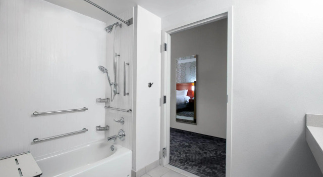 Четырёхместный номер Standard Courtyard by Marriott Jacksonville I-295/East Beltway