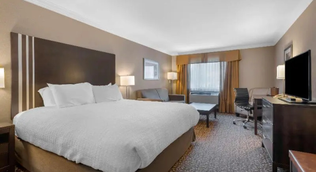 Двухместный люкс Business с балконом Best Western Plus Fernie Mountain Lodge