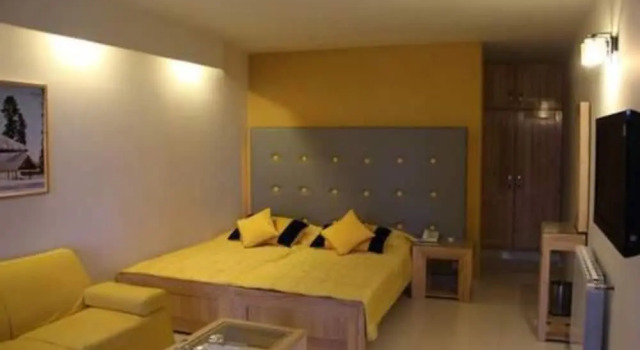 Summer Retreat Hotel, Rezerwuj Hotel Hotele w Punjab Region z parkingiem, Parking