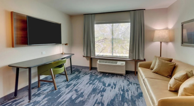 Люкс Fairfield Inn & Suites Warsaw