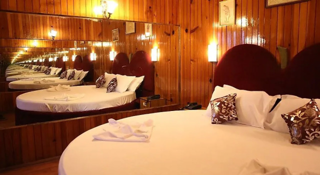 Люкс с балконом и с видом на горы Hotel Ever Green