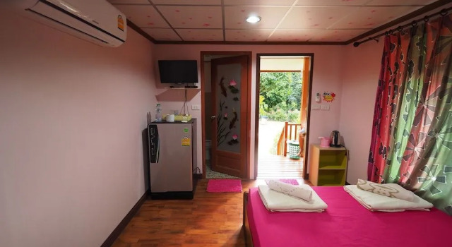 Urawadee Homestay Khiri Wong, Book Hotel Lan Saka 