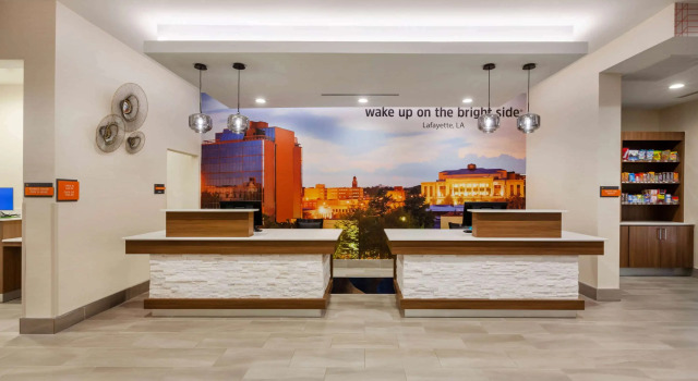 La Quinta Inn & Suites by Wyndham Lafayette Oil Center