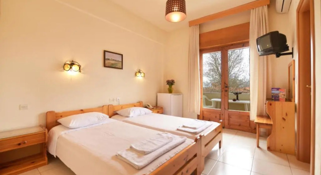 Двухместный номер Standard с балконом Yannis Hotel