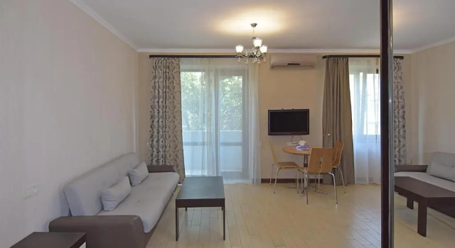 LUX apartment on Koghbaci, Забронировать Апартаменты/квартира Отели Еревана с парковкой, рядом с Станция метро Маршал Баграмян, Парковка