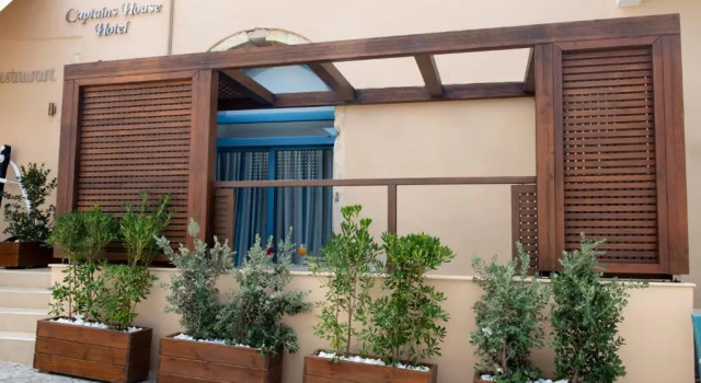 Полулюкс Captains House Hotel Suites & Apartments