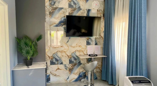 Коттедж Executive Studio Apartment Near the Airport - 2320