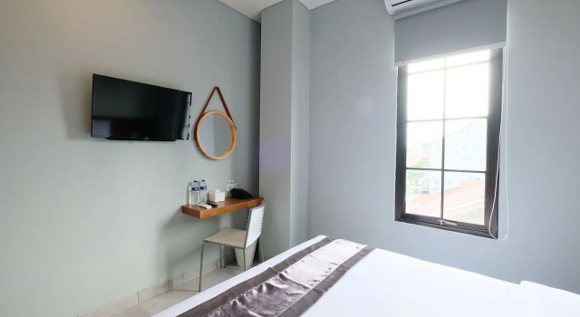 Lopi Hotel, Book Hotel Hotels in Sulawesi with Parking, Parking