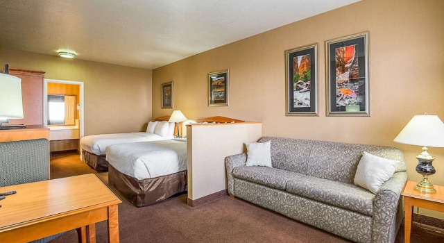 Четырёхместный номер Standard Clarion Suites St George - Convention Center Area