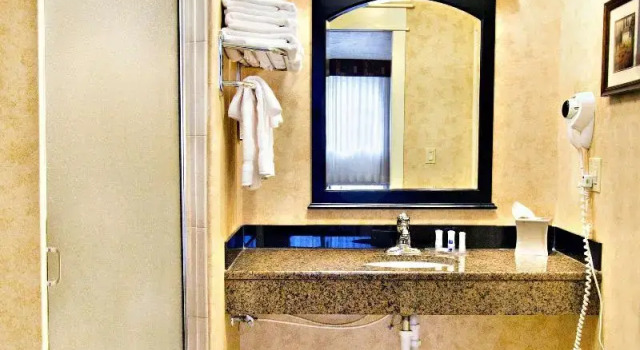 Номер Standard Best Western Plus Weston Inn