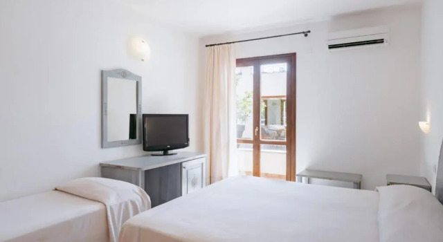 Четырёхместный номер Standard Hotel Angedras
