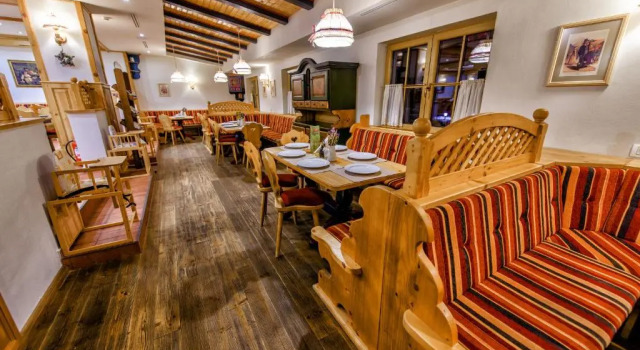 Pensiunea Brandeberg, Rezerwuj Hotel Hotele w Prahova Valley z parkingiem, Parking