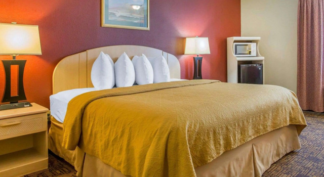 Quality Inn & Suites Weed - Mount Shasta, 予約 ホテル ウィード マウント・シャスタ