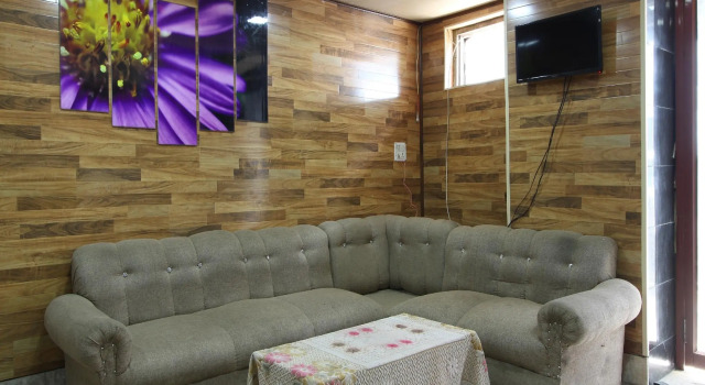 OYO 29553 Hotel Essar