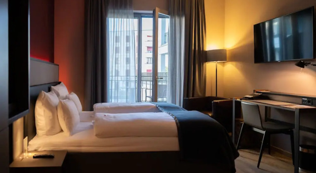 Номер Standard с балконом Qube Hotel Bahnstadt