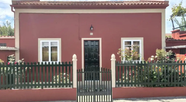 Коттедж с 4 комнатами Casa Dana