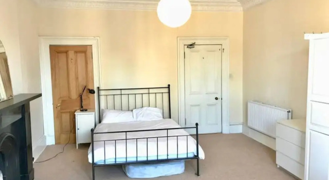 Fabulous 6 Bedroom Edinburgh Apartment, Забронировать Апартаменты/квартира Эдинбург Midlothian, рядом с Национальный музей Шотландии