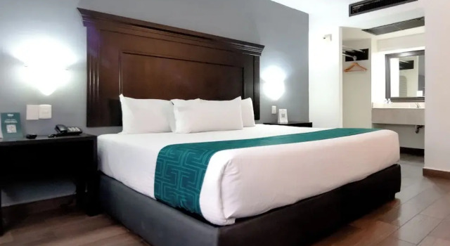 Полулюкс InHouse Hotel Obregón