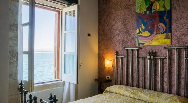Полулюкс Hotel Henrys House