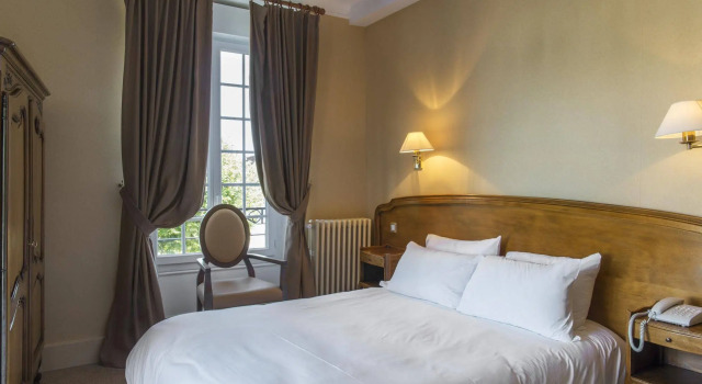 Hôtel De La Poste & Du Lion D'or, Rezerwuj Hotel  