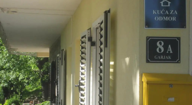 Apartments Cvitini Dvori Garjak