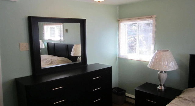 Webber's Lakeside Resort, Book Resort Porters Lake 