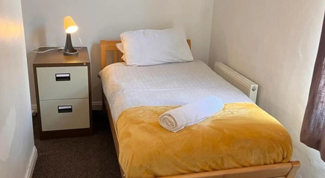 Коттедж Guesthouse-2br-parking-wifi-toiletriesprovided