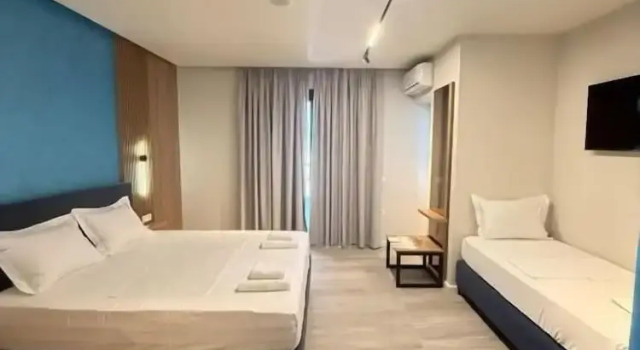 Трёхместный номер Comfort с балконом ReiVal Hotel