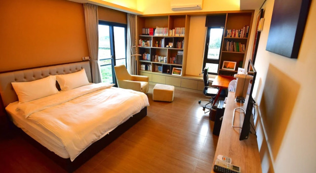 Четырёхместный номер Standard с балконом и с видом на сад Hualien Fengmian B&B
