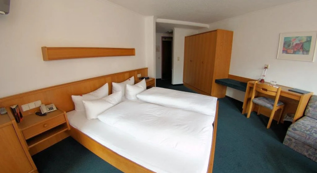 Hotel Montana, Rezervovat Hotel Hotely v Pitztal s parkováním, Parkování