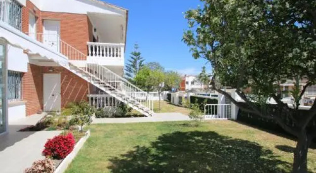 Casa Rosales 8, Забронировать Отель Отели El Baix Camp с бассейном, Бассейн