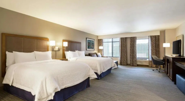 Четырёхместный люкс Hampton Inn & Suites Nashville-Downtown