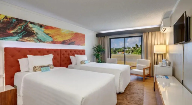 Двухместный люкс Guam Plaza Resort