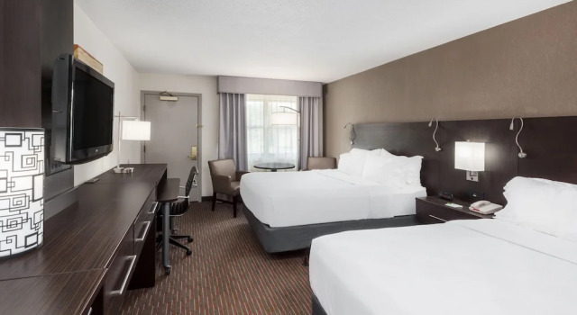 Четырёхместный номер Standard с красивым видом из окна Holiday Inn At Six Flags Saint Louis by IHG