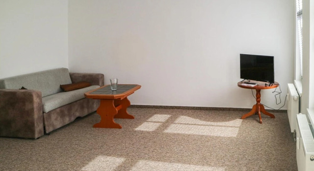 Nice Apartment in Krakow am See With 1 Bedrooms, Забронировать Апартаменты/квартира Отели Мекленбургское поозёрье с парковкой, Парковка