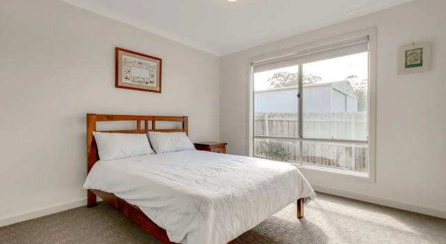 Pelican House - Modern Family Retreat, Забронировать Отель Отели Gippsland 3 звезды, 3*