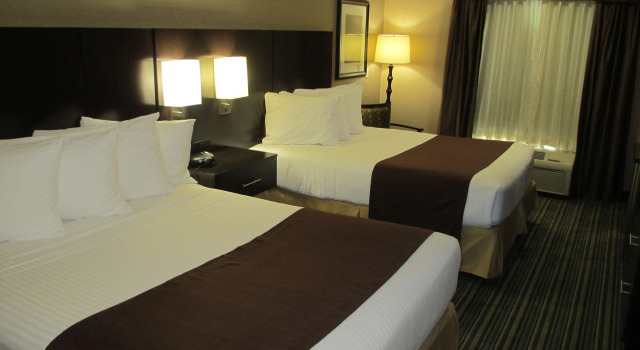 Четырёхместный номер Standard Best Western Brentwood Inn