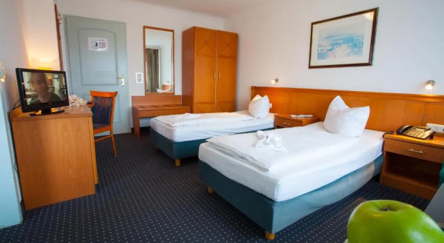 Двухместный номер Standard Hansadom Hotel Köln Central by Mayburgh