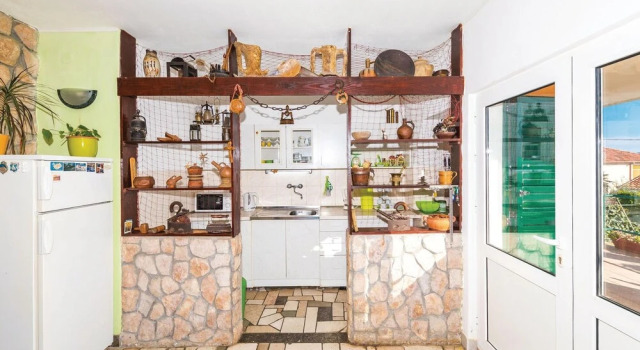 Nice Apartment in Seget Vranjica With 2 Bedrooms and Wifi