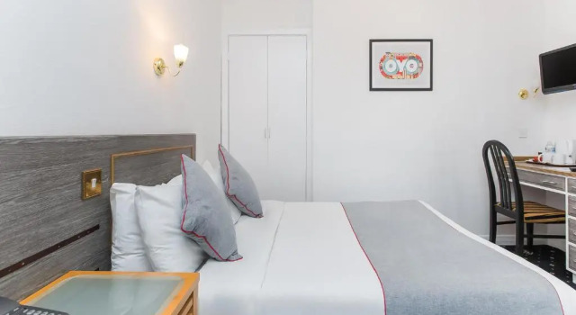 Двухместный номер Standard OYO Stade Court Hotel
