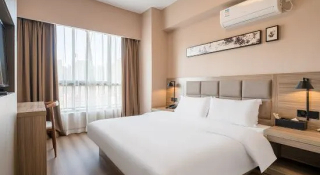 Люкс Business Rui Boyin Hotel (Cixi Hangzhou Bay Century City)
