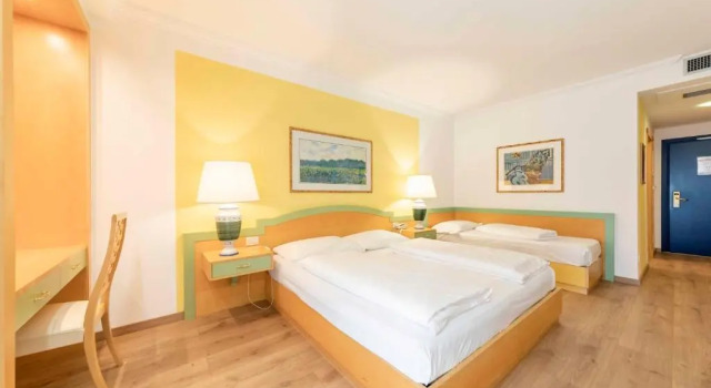 Трёхместный номер Standard Business Resort Parkhotel Werth